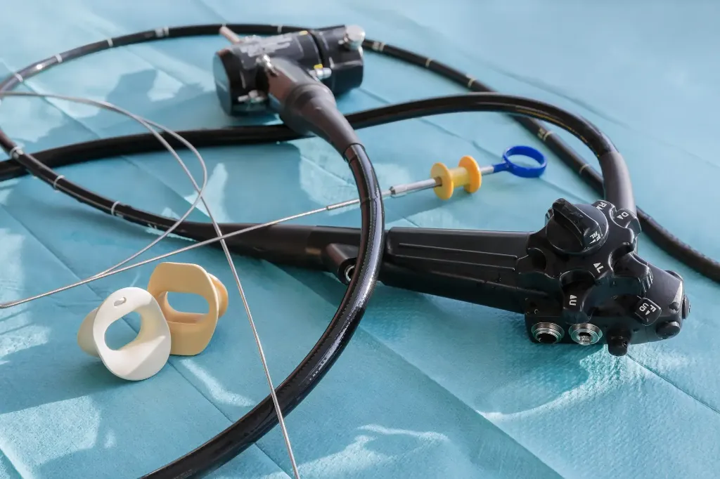 endoscope-mouthpiece-and-biopsy-forceps.webp